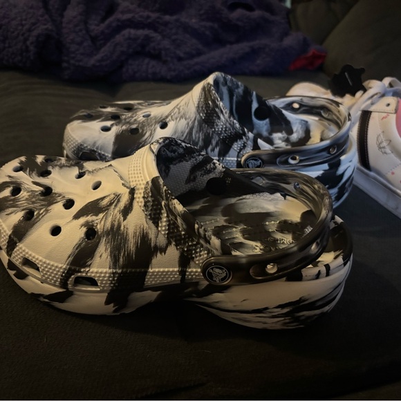 Excellent condition crocs - Picture 3 of 4